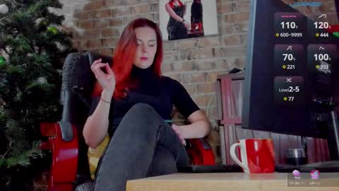 Snapshot of misspetitevenus chatting on February 5, 7:07 am Miss Venus online show from February 5, 7:07 am