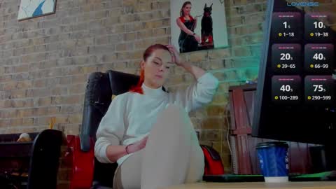 Snapshot of misspetitevenus chatting on February 10, 5:58 am Miss Venus online show from February 10, 5:58 am