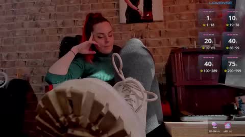 Snapshot of misspetitevenus chatting on February 13, 10:23 am Miss Venus online show from February 13, 10:23 am