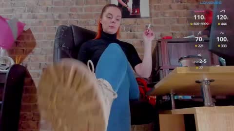 Snapshot of misspetitevenus chatting on March 4, 7:41 am Miss Venus online show from March 4, 7:41 am