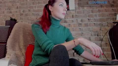 Snapshot of misspetitevenus chatting on November 5, 9:20 am Miss Venus online show from November 5, 9:20 am