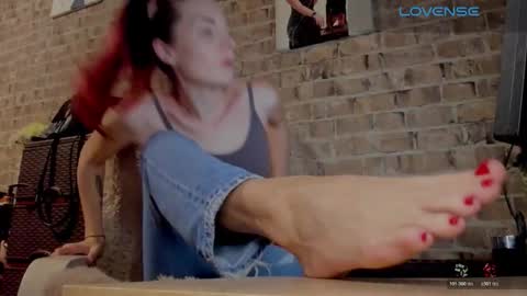 Snapshot of misspetitevenus chatting on November 28, 3:14 pm Miss Venus online show from November 28, 3:14 pm