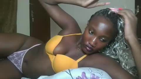 pretty gal online show from November 17, 9:31 pm