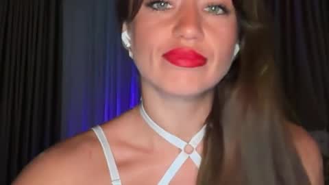 Snapshot of missroriann chatting on June 19, 2:21 pm missroriann online show from June 19, 2:21 pm