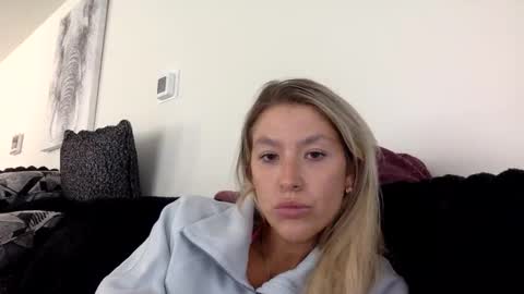 Snapshot of misss_alyssaaa chatting on May 1, 3:16 pm Alyssa online show from May 1, 3:16 pm
