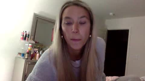 Snapshot of misss_alyssaaa chatting on May 4, 1:01 am Alyssa online show from May 4, 1:01 am