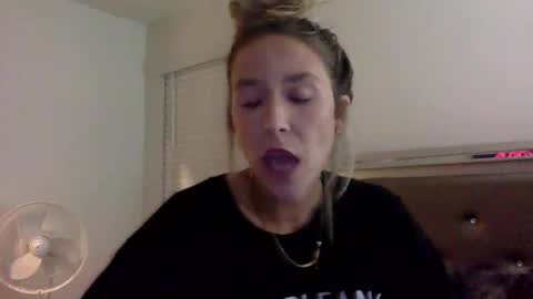Snapshot of misss_alyssaaa chatting on May 8, 1:11 am Alyssa online show from May 8, 1:11 am