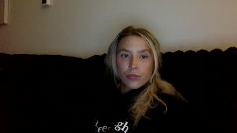 Snapshot of misss_alyssaaa chatting on May 18, 2:07 am Alyssa online show from May 18, 2:07 am