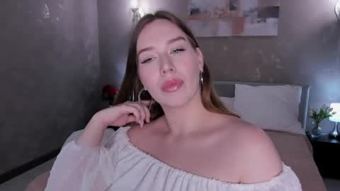 Snapshot of misss_arabella chatting on May 21, 12:23 pm Arabella online show from May 21, 12:23 pm
