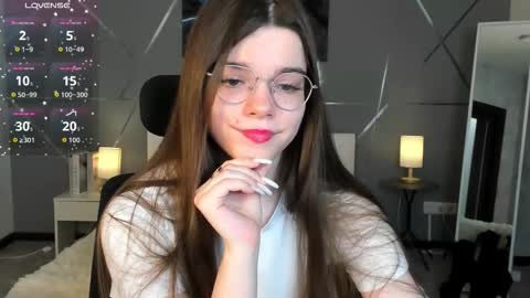 misss_evelyne online show from February 8, 1:20 am