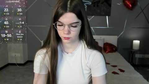 misss_evelyne online show from March 18, 6:49 am