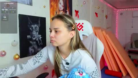 . online show from February 7, 11:25 am