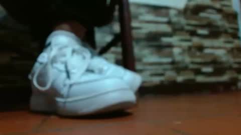 Snapshot of misssam28 chatting on December 27, 3:20 am TELL ME MISS online show from December 27, 3:20 am