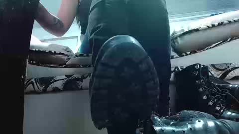 Snapshot of misssam28 chatting on September 11, 8:31 pm TELL ME MISS online show from September 11, 8:31 pm