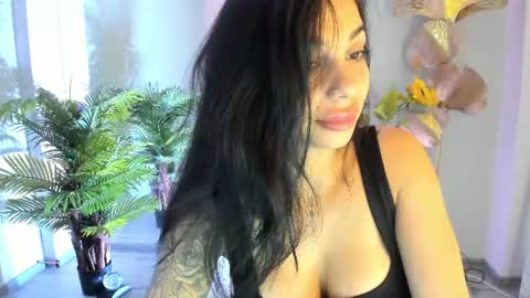 Snapshot of misssiennaa chatting on July 3, 4:41 am Sienna online show from July 3, 4:41 am