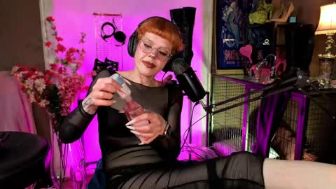 Snapshot of misstaco chatting on May 15, 10:50 pm Tacodeluxe online show from May 15, 10:50 pm