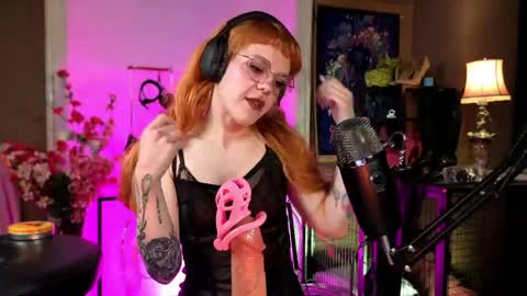 Snapshot of misstaco chatting on May 18, 8:03 pm Tacodeluxe online show from May 18, 8:03 pm
