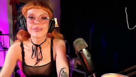 Snapshot of misstaco chatting on May 21, 2:18 am Tacodeluxe online show from May 21, 2:18 am