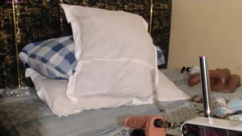 missthighsohmy online show from February 21, 4:35 am