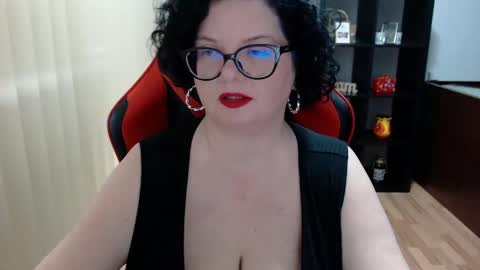 Snapshot of misstruble chatting on March 10, 7:10 am MissTruble online show from March 10, 7:10 am