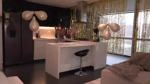 Snapshot of missvalery_1 chatting on June 25, 1:04 pm OF online show from June 25, 1:04 pm