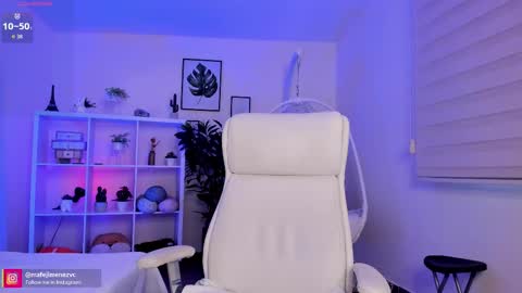 Snapshot of missvancouver_ chatting on October 22, 1:22 pm Mafe Jimenez online show from October 22, 1:22 pm