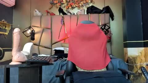 Snapshot of missvictoriia chatting on May 9, 1:05 pm Victoria online show from May 9, 1:05 pm