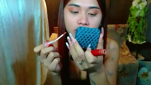 Snapshot of missviolet11 chatting on January 4, 10:38 am SweetViolet online show from January 4, 10:38 am