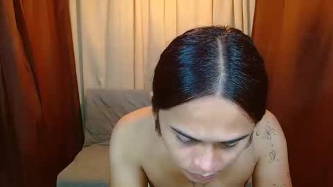 Snapshot of missviolet11 chatting on October 6, 7:28 am SweetViolet online show from October 6, 7:28 am