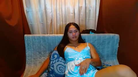 Snapshot of missviolet11 chatting on December 5, 4:47 pm SweetViolet online show from December 5, 4:47 pm