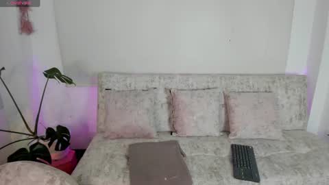 Snapshot of missweetpeach chatting on June 10, 11:46 pm Pau OFmissweetpeach online show from June 10, 11:46 pm