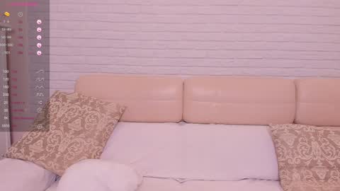 missxcaprice online show from February 4, 6:04 am