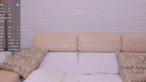 Snapshot of missxcaprice chatting on July 7, 7:23 am missxcaprice online show from July 7, 7:23 am