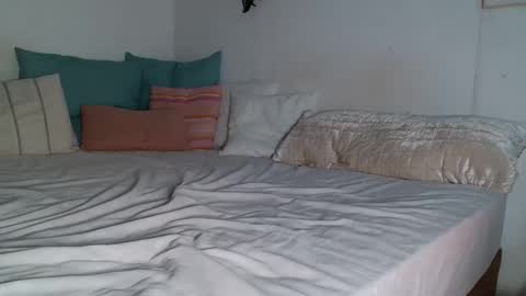 Snapshot of missxmonique chatting on June 1, 4:58 am Monique online show from June 1, 4:58 am