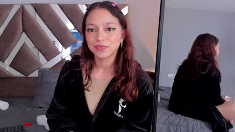 Snapshot of missy_davis chatting on January 4, 10:55 pm Miss online show from January 4, 10:55 pm