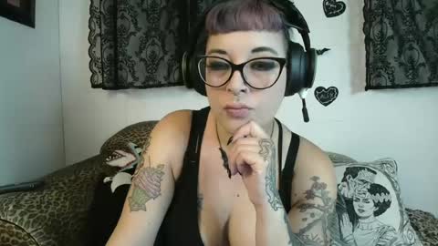 Snapshot of missy_dee chatting on June 29, 7:36 am Missy Dee online show from June 29, 7:36 am