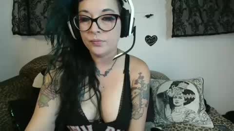 Snapshot of missy_dee chatting on July 27, 6:31 am Missy Dee online show from July 27, 6:31 am