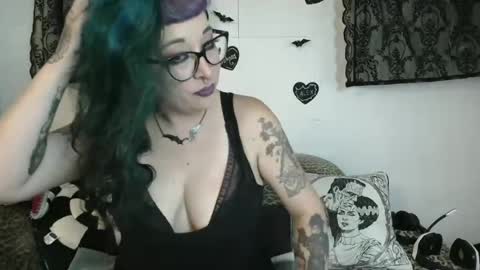 Snapshot of missy_dee chatting on July 31, 7:19 am Missy Dee online show from July 31, 7:19 am