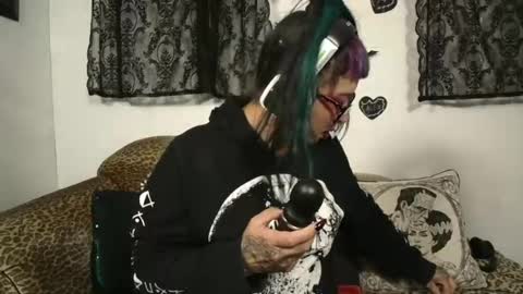 Snapshot of missy_dee chatting on August 2, 6:34 am Missy Dee online show from August 2, 6:34 am