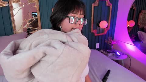 Snapshot of missy_taylor_ chatting on December 20, 10:54 pm Missy online show from December 20, 10:54 pm