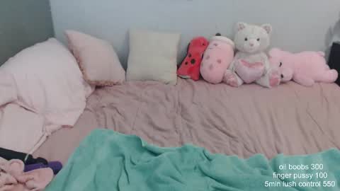 Snapshot of missyinpinkk chatting on February 14, 7:17 am Missy online show from February 14, 7:17 am