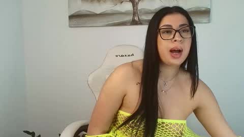 missyscarlet online show from May 2, 2:33 pm