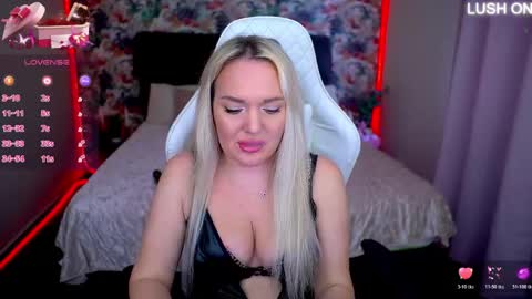 missyymarty online show from May 1, 3:27 pm