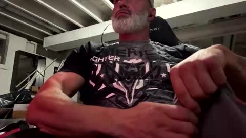 Snapshot of mister_bigg_dick chatting on November 13, 3:16 am AJ online show from November 13, 3:16 am