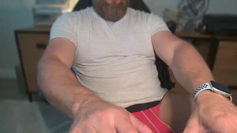 Snapshot of mister_dilf chatting on June 11, 1:31 pm MISTER DILF online show from June 11, 1:31 pm