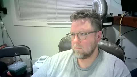 Snapshot of mister_happy567 chatting on January 11, 6:14 am Mr. Happy online show from January 11, 6:14 am