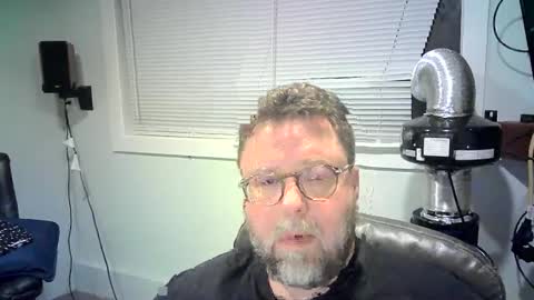 Snapshot of mister_happy567 chatting on January 15, 2:06 am Mr. Happy online show from January 15, 2:06 am