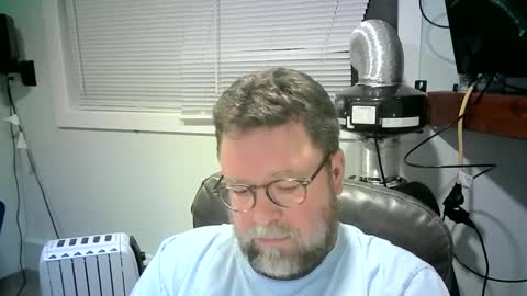 Snapshot of mister_happy567 chatting on January 26, 7:10 am Mr. Happy online show from January 26, 7:10 am