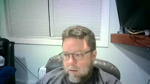 Snapshot of mister_happy567 chatting on February 3, 6:02 am Mr. Happy online show from February 3, 6:02 am