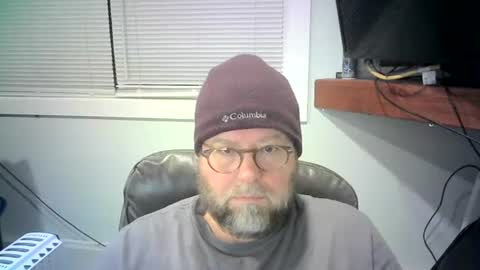 Snapshot of mister_happy567 chatting on February 6, 2:22 am Mr. Happy online show from February 6, 2:22 am